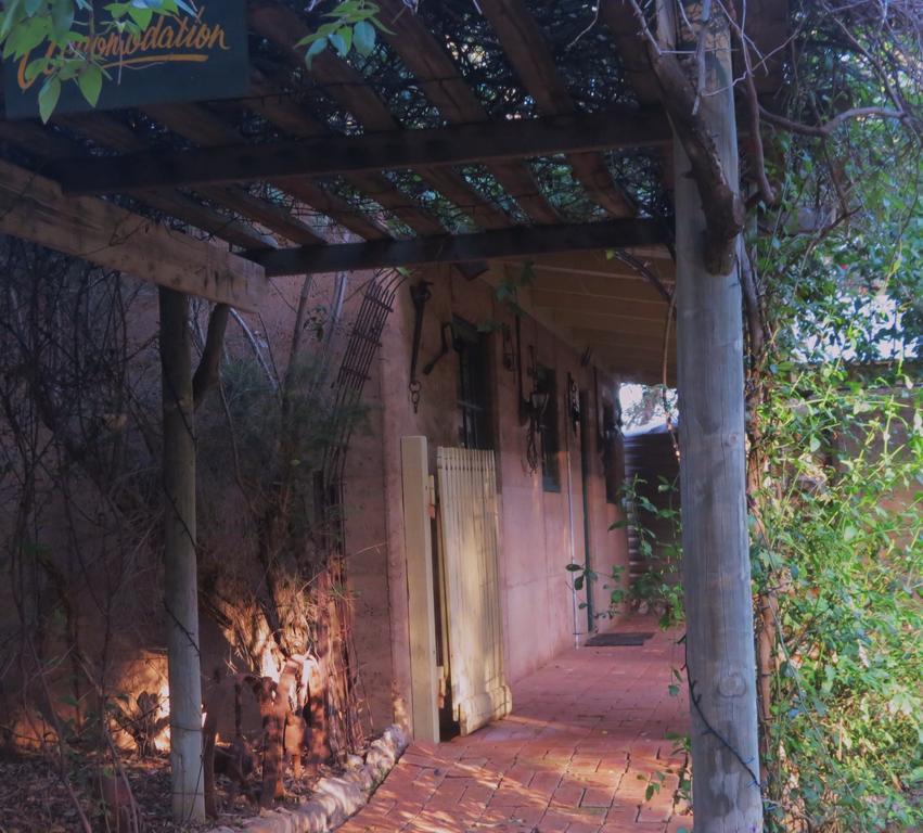 Greenough Bentwood Olive Grove Accommodation חדר תמונה
